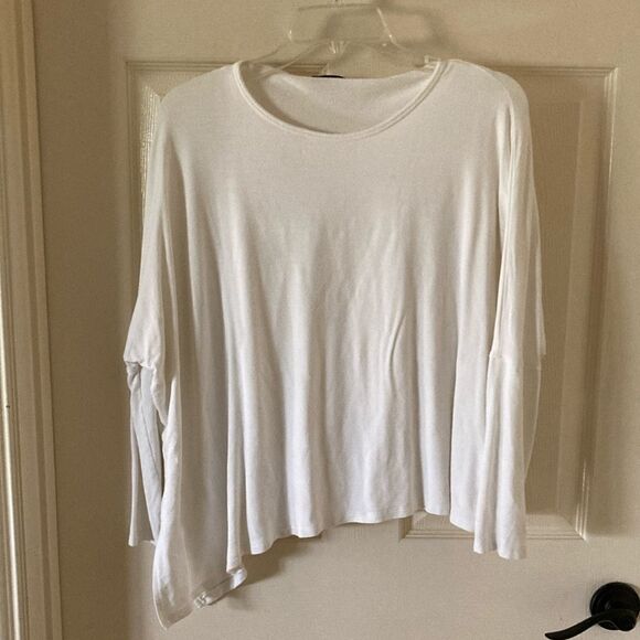 NEW Zara Asymmetrical Hem Slouchy White Crewneck Blouse Small Soft Stretch EUC - Picture 1 of 9